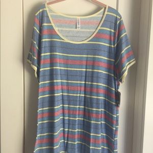 Lularoe Classic tee
